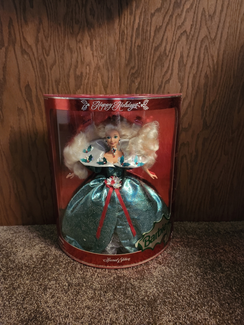 NWT Vintage 1995 Special Edition Happy Holidays Barbie Collector Doll